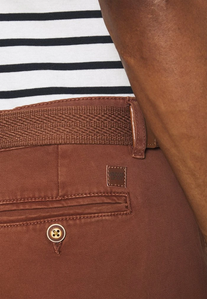 Vente flash ⭐ INDICODE JEANS KAISER CHINO EXCLUSIV - Short - Bootbeer ❤️ – Image 6