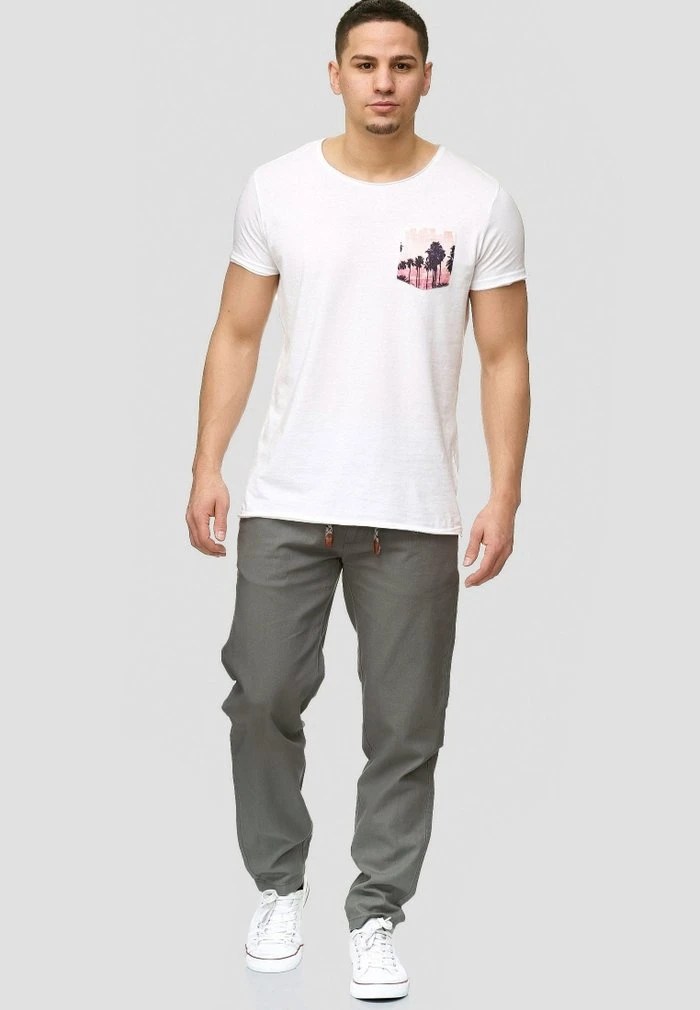 Le moins cher đ€© INDICODE JEANS Chino - Iron đ€©