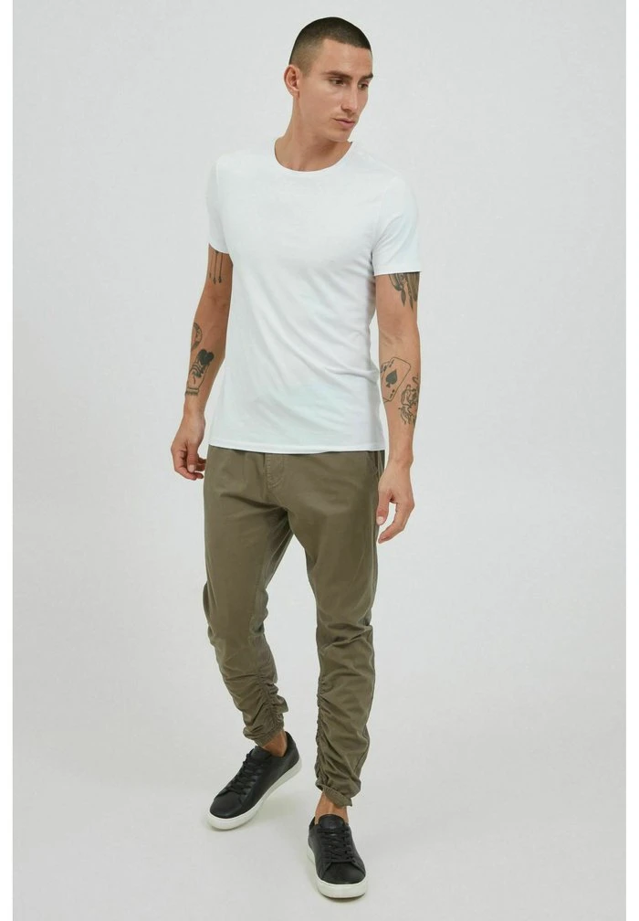 Bon marché 🤩 INDICODE JEANS IDGILLERMO - Pantalon De Survêtement - Army 🛒